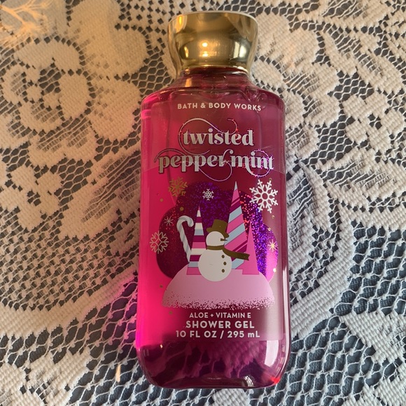 Bath and Body Works Twisted peppermint bundle - Picture 2 of 6